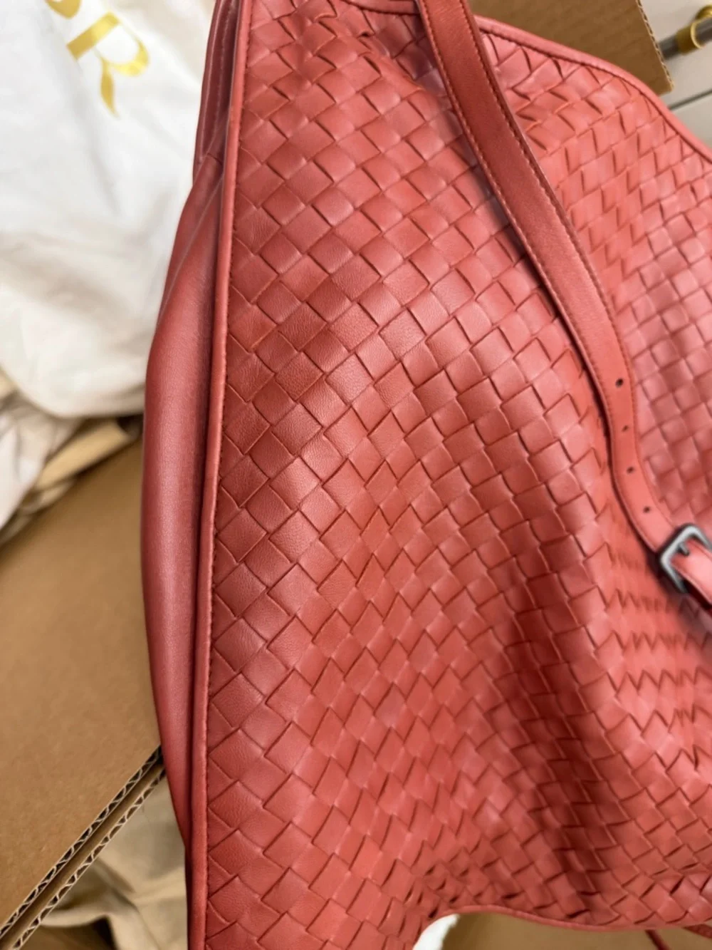 Bottega Veneta Intrecciato in Corallo priced to sell! Pristine condition! - Picture 4 of 16